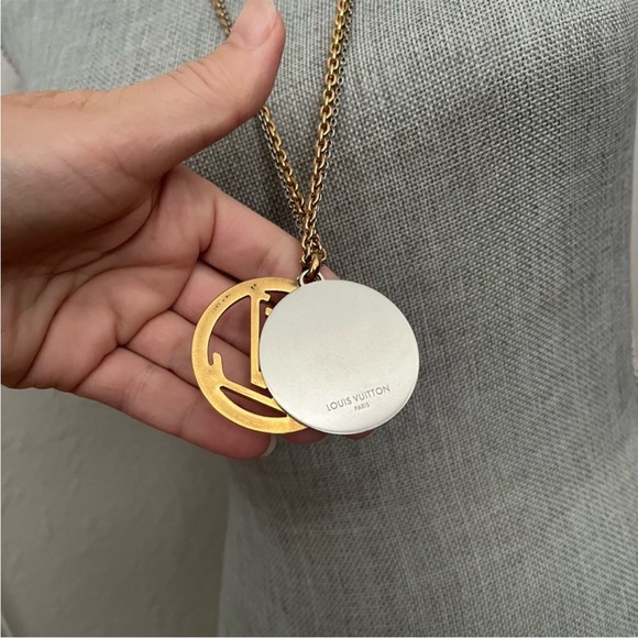 Louis Vuitton Louise Necklace - Picture 10 of 17